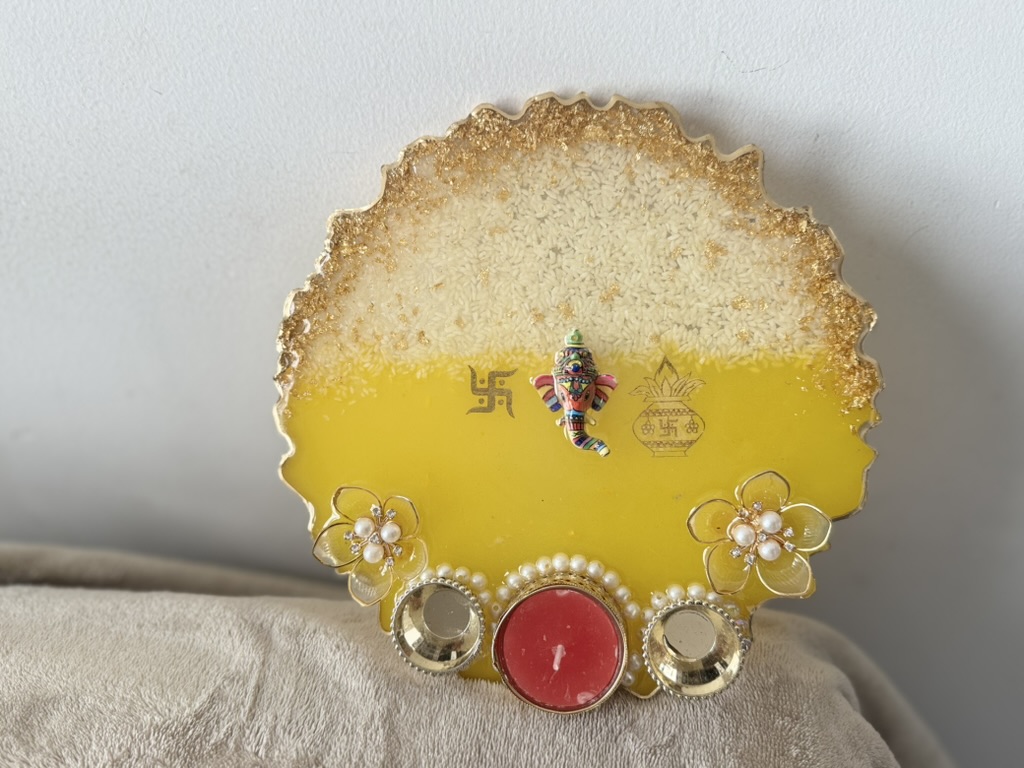 Resin Pooja Plate - Rice & Turmeric